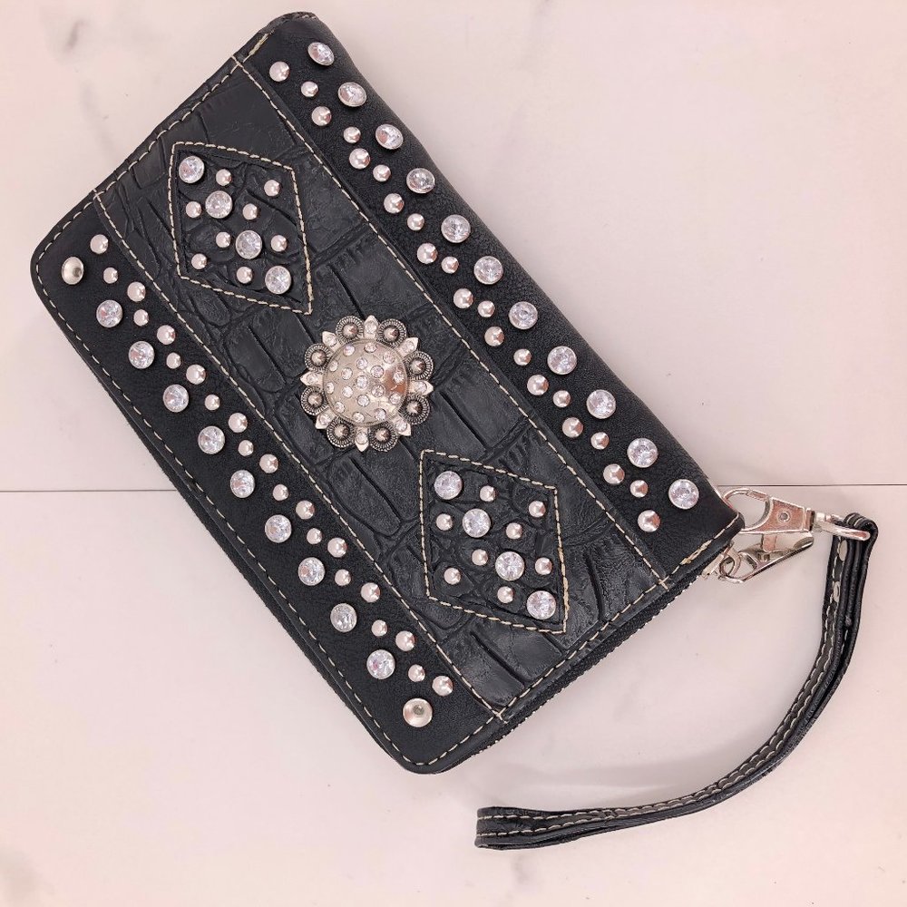 NWT Rustic Coutures black blind wristlet purse